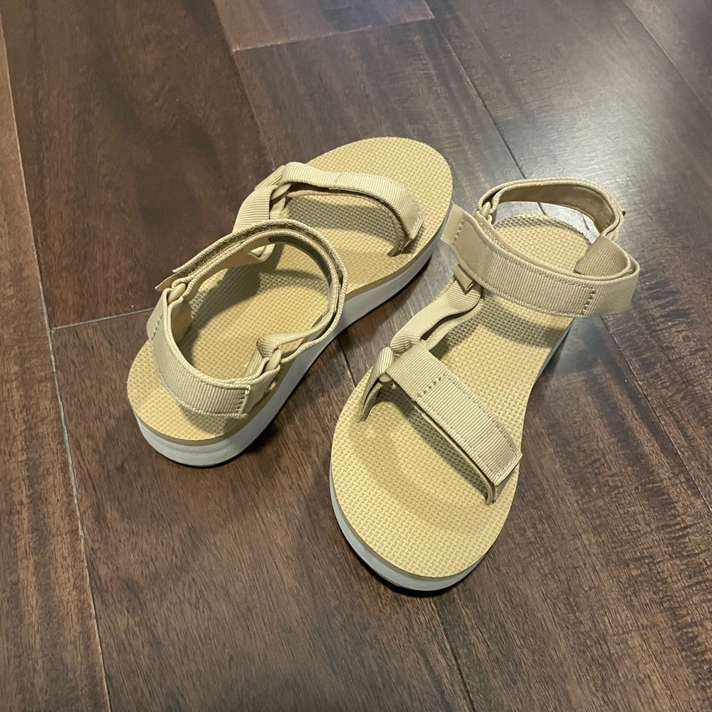 Teva  Midform Universal - color LARK